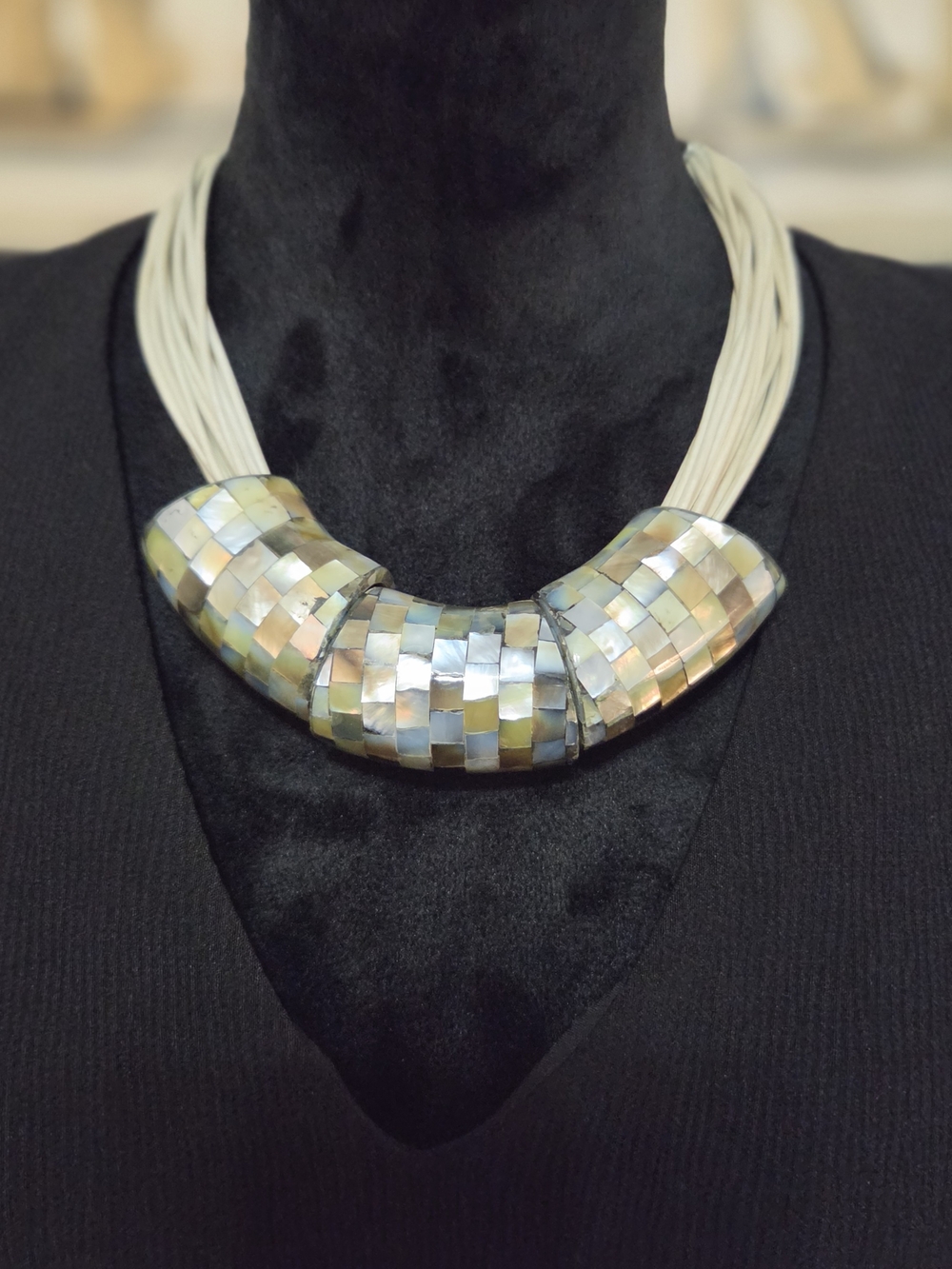 Chico's Iridescent Mosaic Collar Necklace in Cream and Pearlescent Green